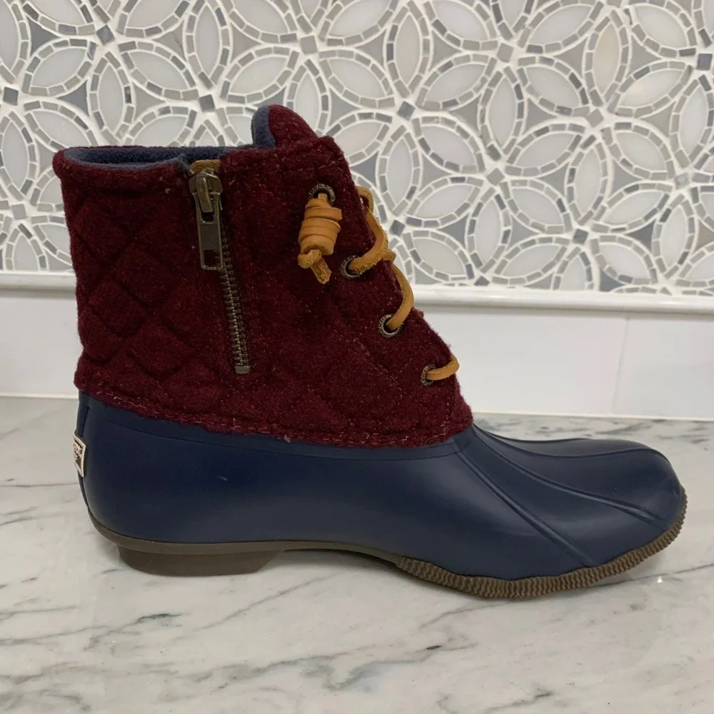 Sperry Women's Saltwater Duck Boots Quilted Wool Burgundy Navy‎ STS97568F Size 8